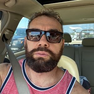 Meet your Posher, Luis